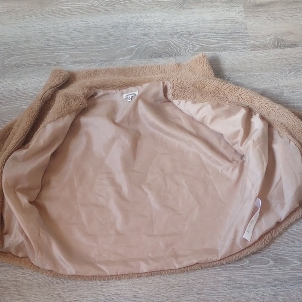 Camellia Beige Fleece Jacket - Picture 9 of 10